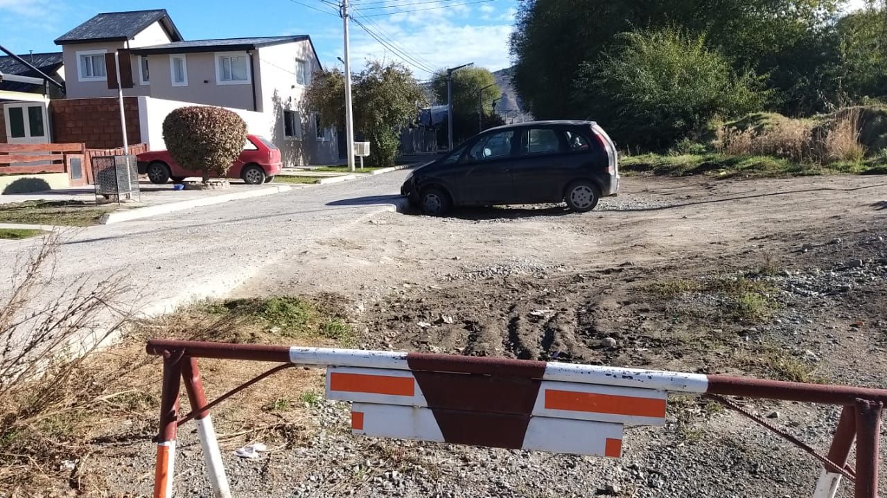 Barrio Los Sauces : Los vecinos de la calle Tamburini piden que se cierre al tránsito
