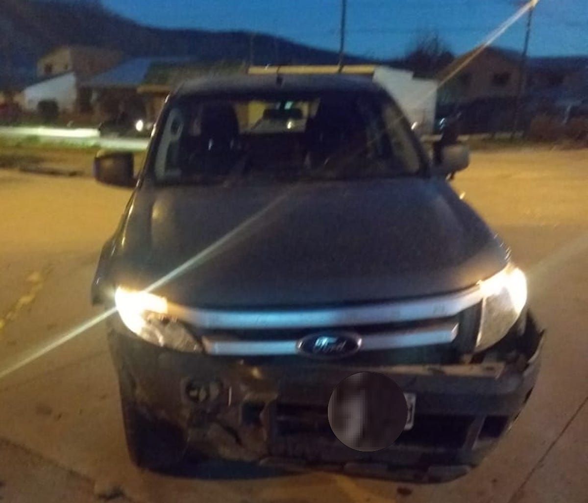 Choque entre un auto y una camioneta, sin lesionados de gravedad