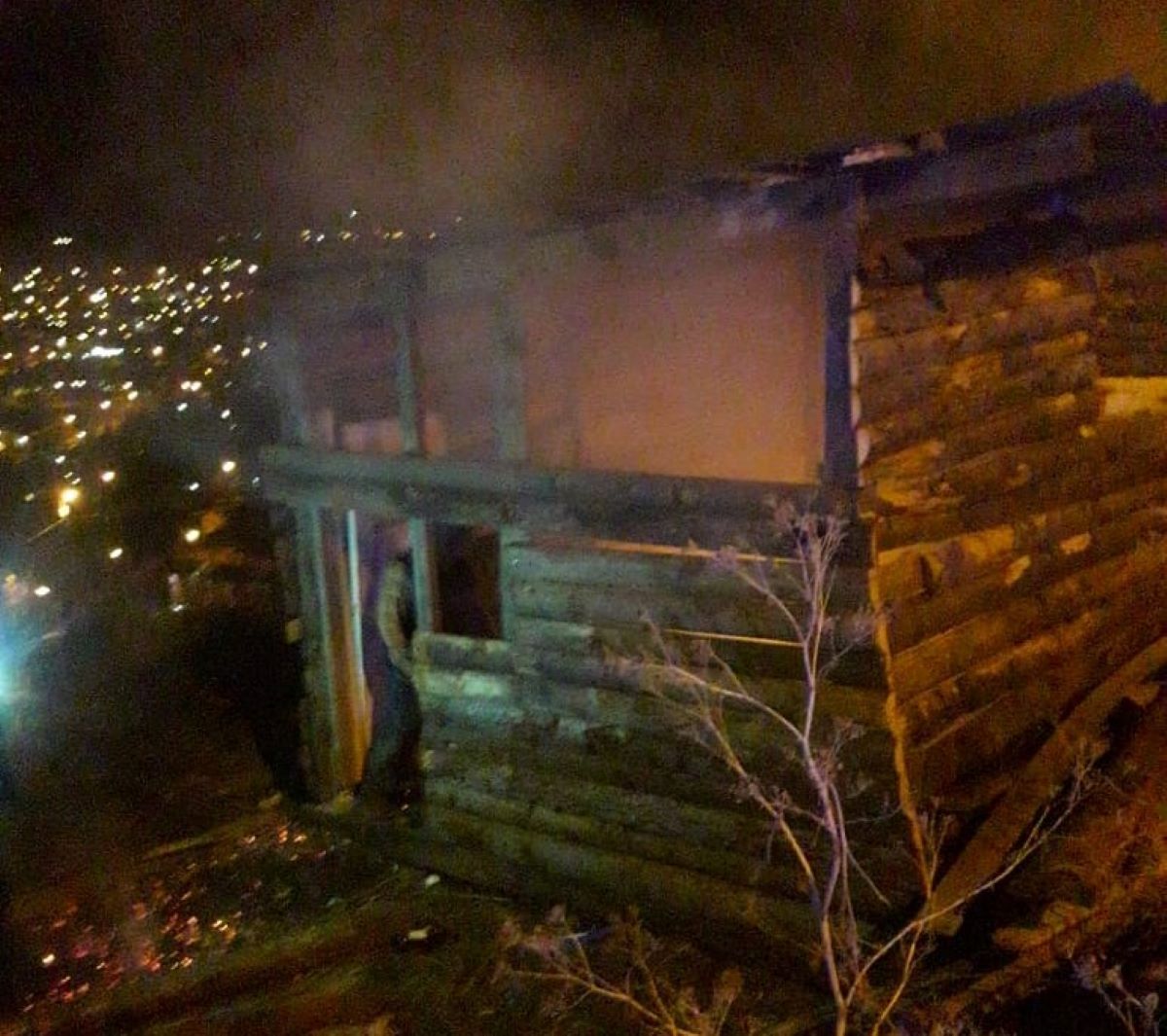Un principio de incendio en una vivienda generó alerta en la noche del lunes