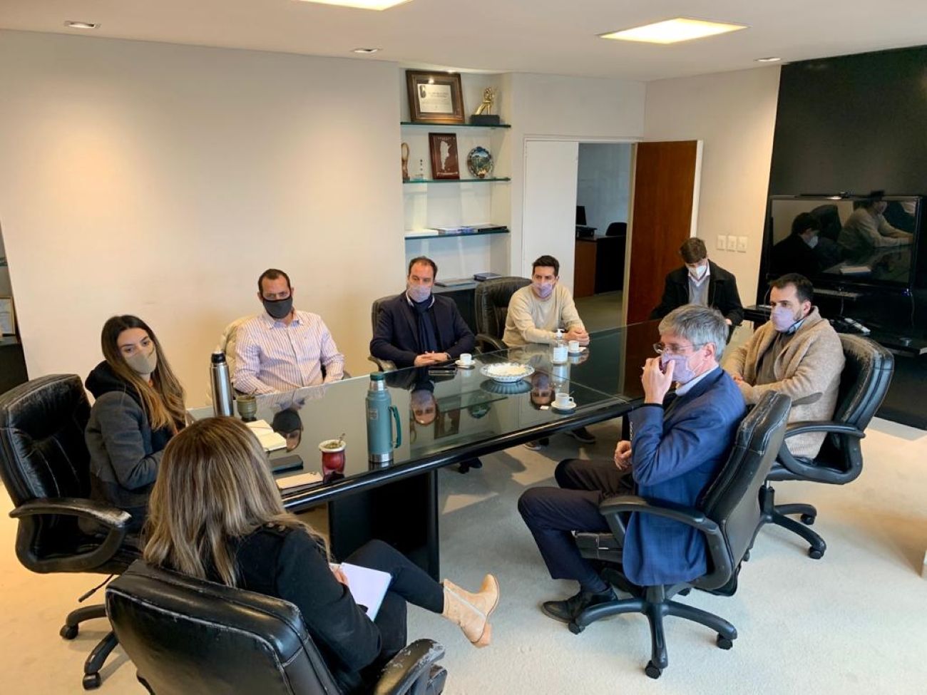 Ongarato se reunió con autoridades de Turismo por la conectividad aérea y tarifas (Municipalidad de Esquel)