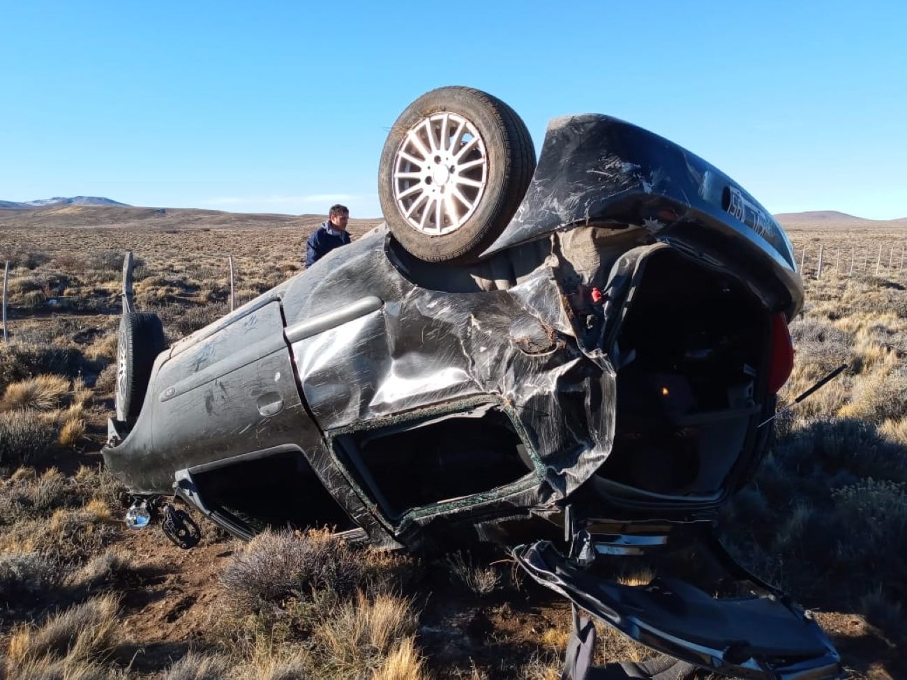 Policía de El Hoyo volcó en la ruta cerca de Tecka (Policía del Chubut)