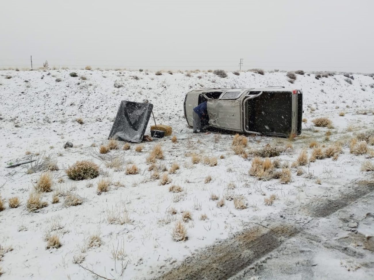 Por la nieve en la ruta 40 volcó una camioneta y hay un lesionado (Policía del Chubut)