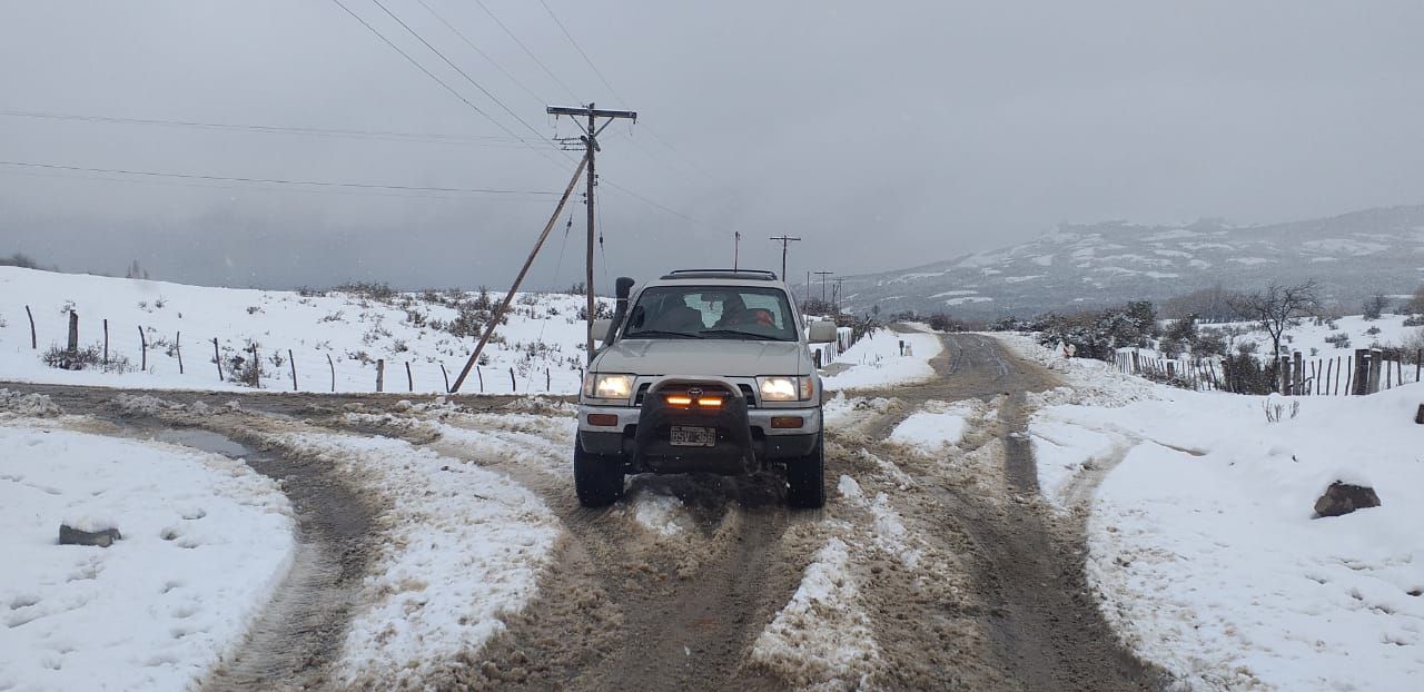 Despeje de nieve y mantenimiento de caminos en Sierra Colorada