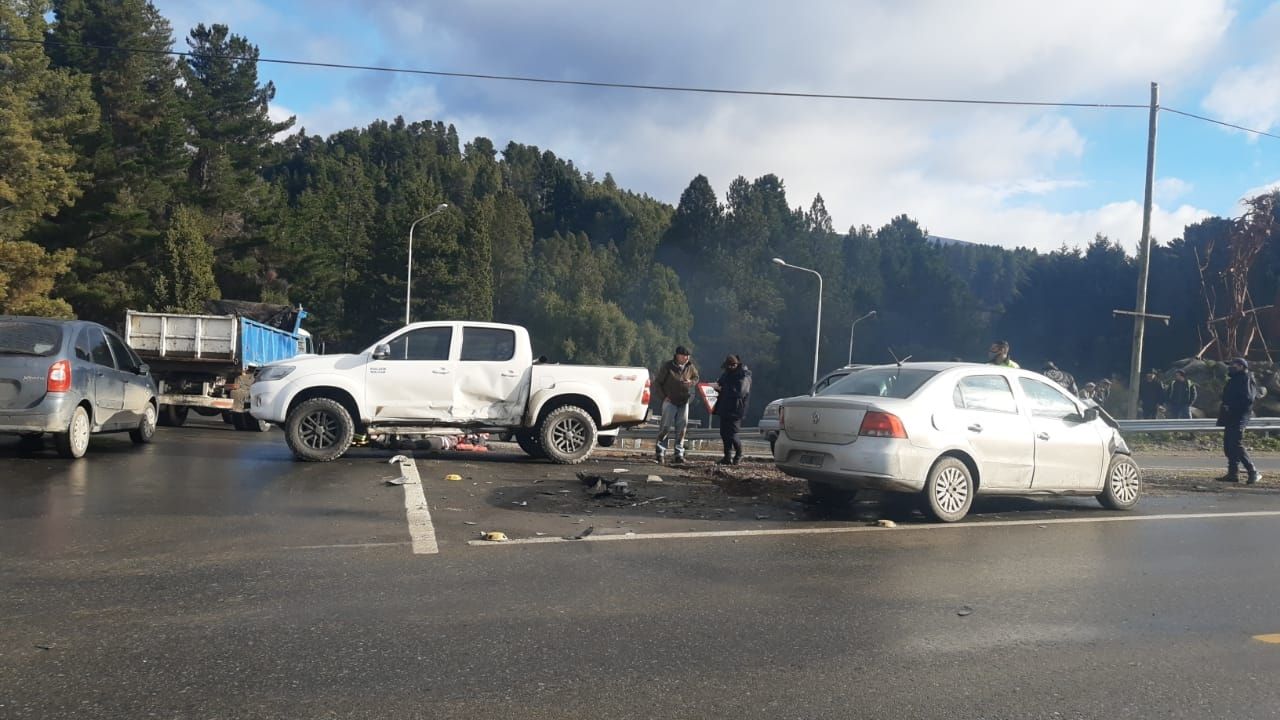 Dos lesionados tras fuerte choque en el ingreso a Lago Puelo (Policía del Chubut)