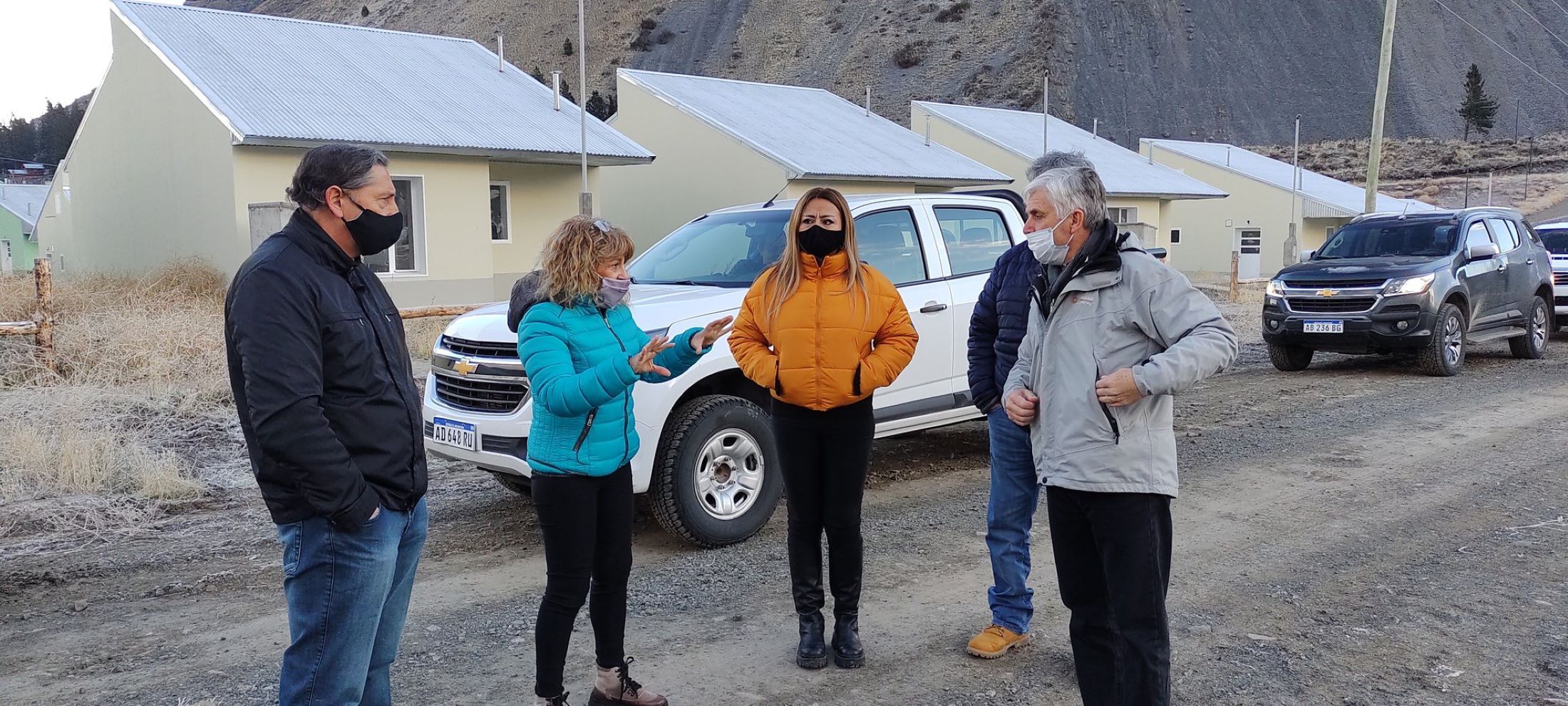 Recorrida por Valle Chico de funcionarios del IPV y municipales