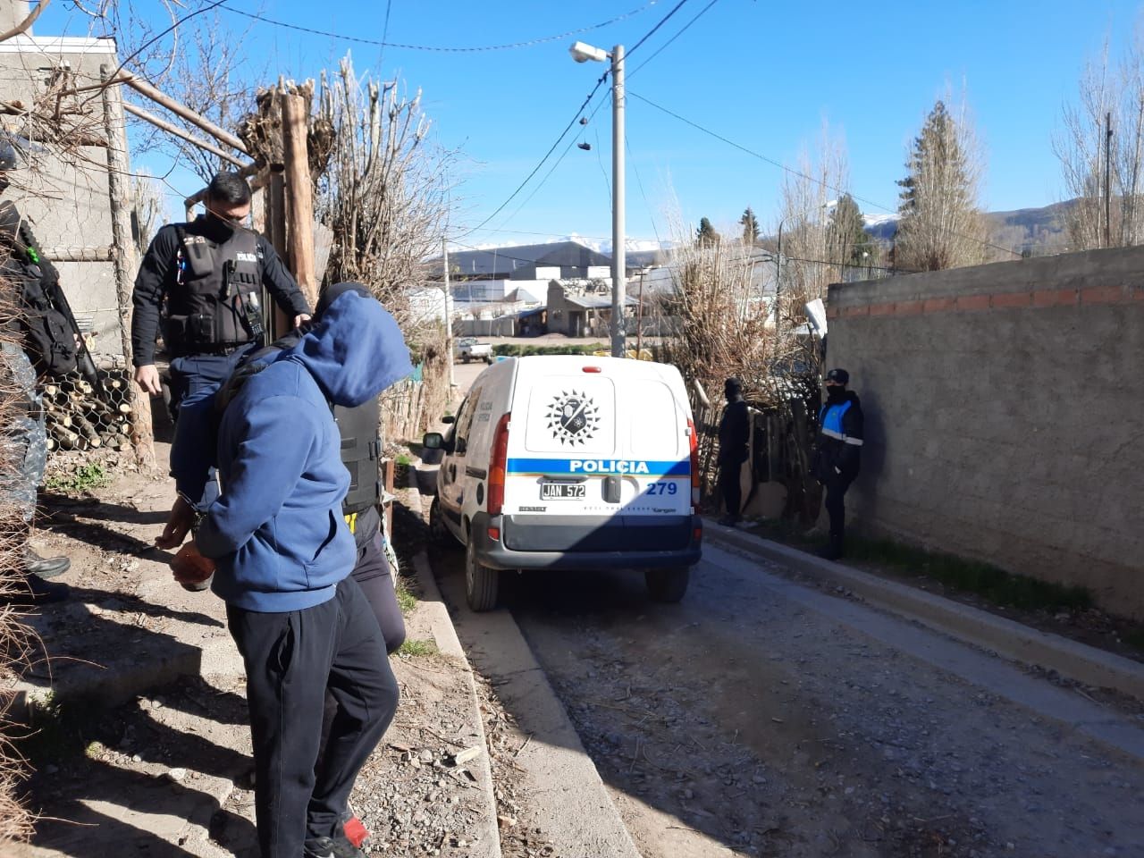 Allanamientos en Esquel: Dos detenidos involucrados en violento robo (Policía del Chubut)