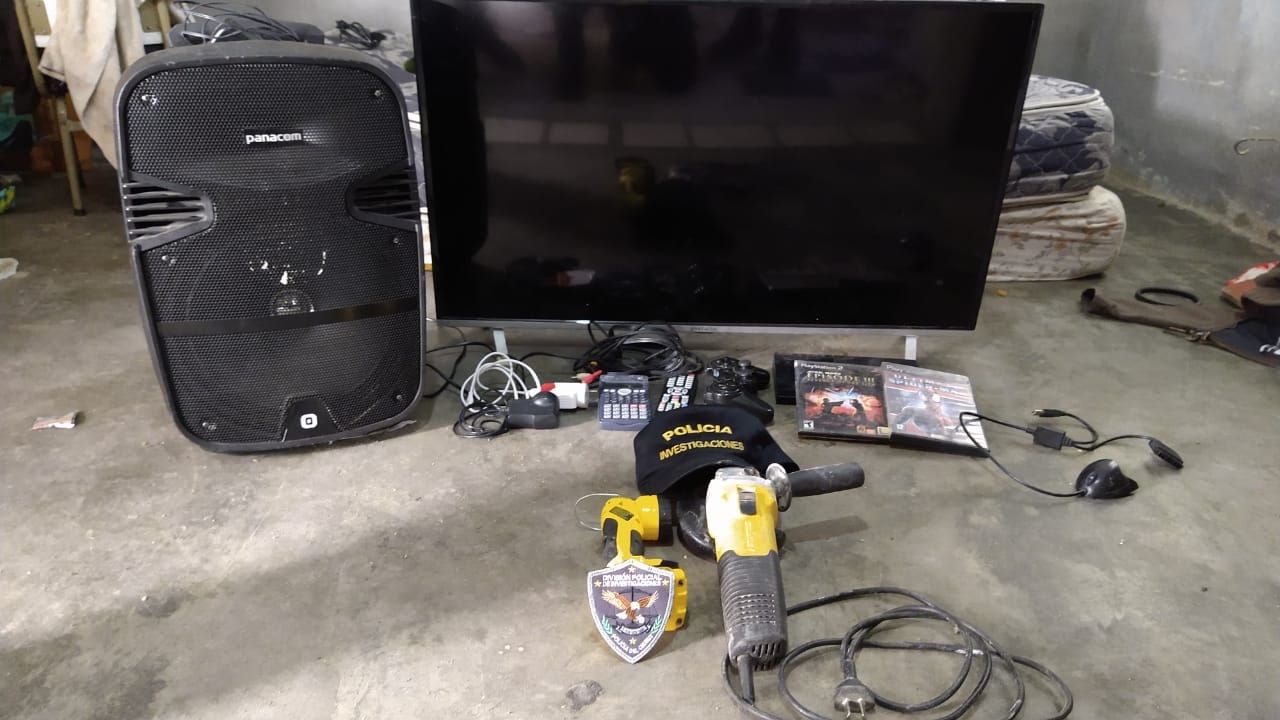 Lo allanaron por un robo y encontraron elementos vinculados a otros hechos (Policía del Chubut)