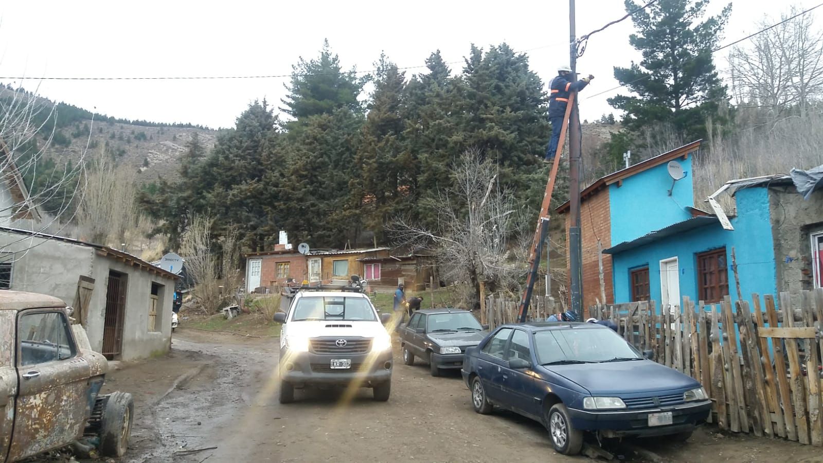 Desactivaron conexiones clandestinas de energía eléctrica en el Ceferino