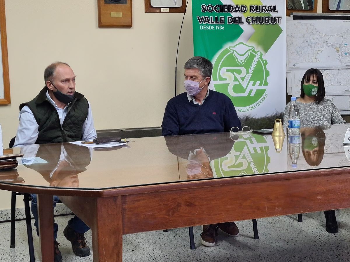 Menna evaluó con productores la Ley Ovina y su impacto en el empleo