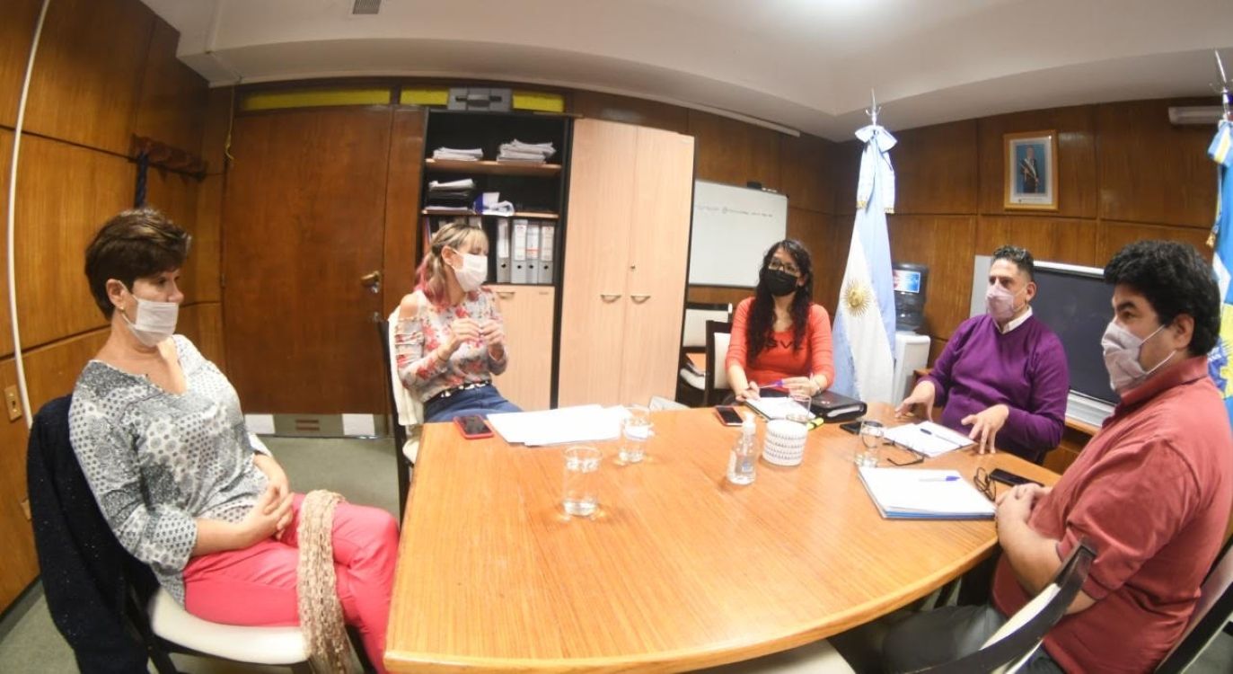 Educación y la Secretaría Electoral coordinan medidas para las PASO (Gobierno del Chubut)