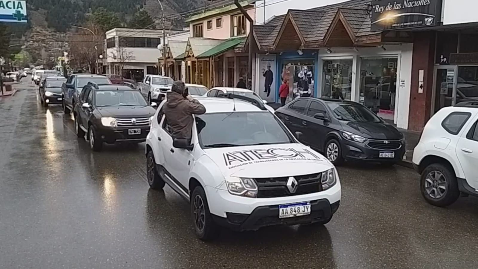 Trabajadores de la educación se manifestaron en el marco del paro por 48 horas.