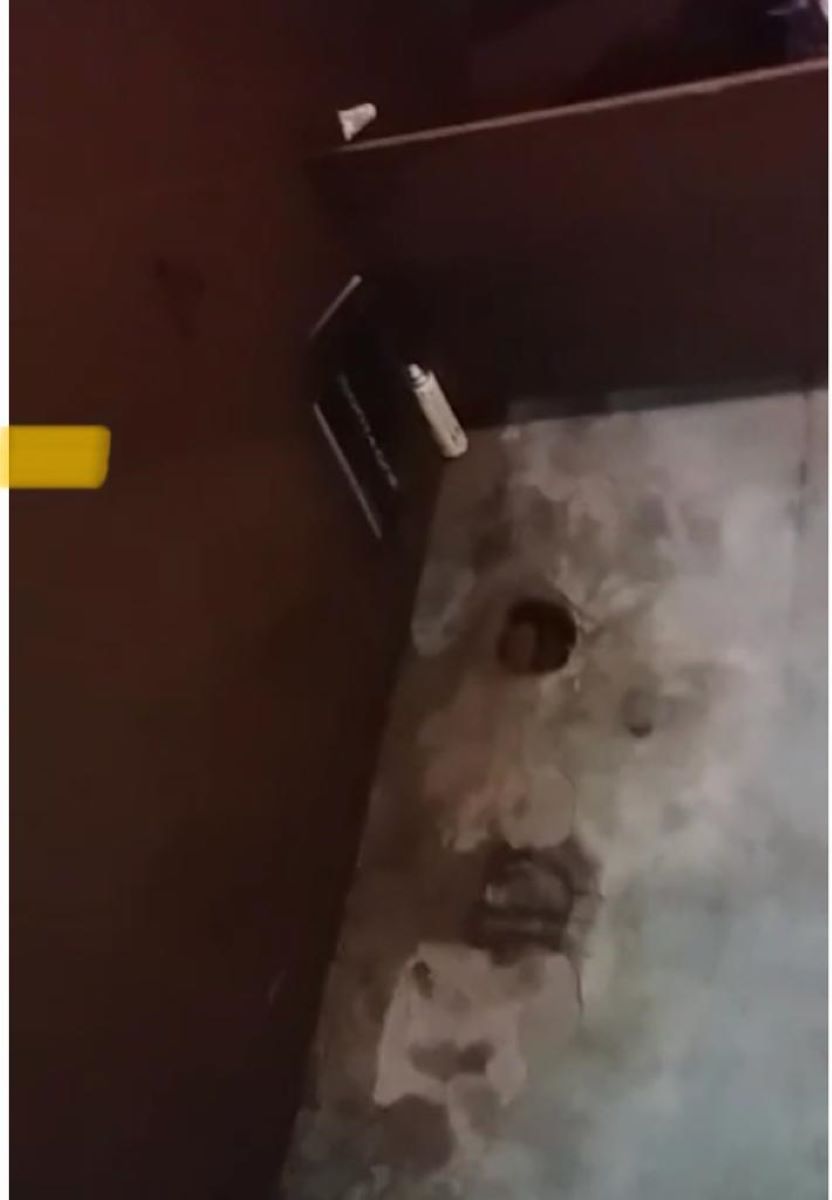 Barrio Ceferino: Un desmoronamiento rompió un caño y afectó una casa
