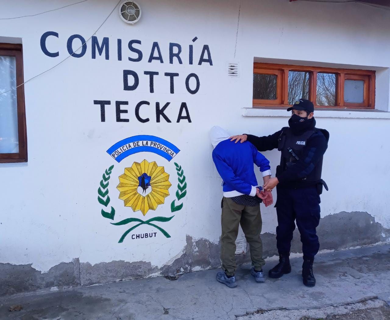 Violencia de género: La hostigó, acosó e intentó entrar por la banderola