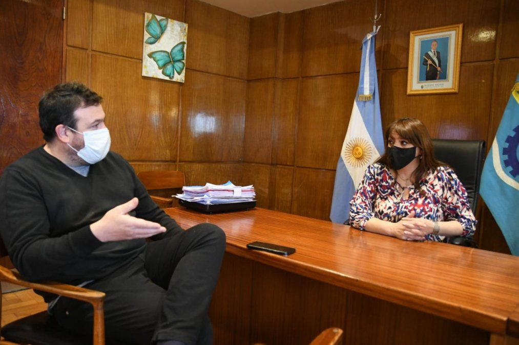Perata recibió a Claudio Tardón en Rawson.