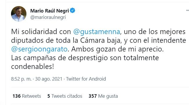 Negri respaldó a Ongarato y Menna.