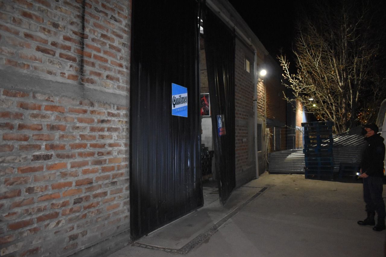 Un joven de 22 años forzó el portón del depósito esta madrugada.