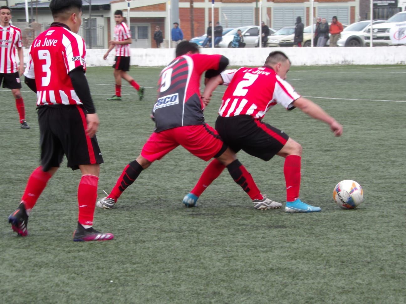 Fontana de Trevelin continúa con puntaje perfecto en lo más alto del fútbol local. (Franco Flaquer)