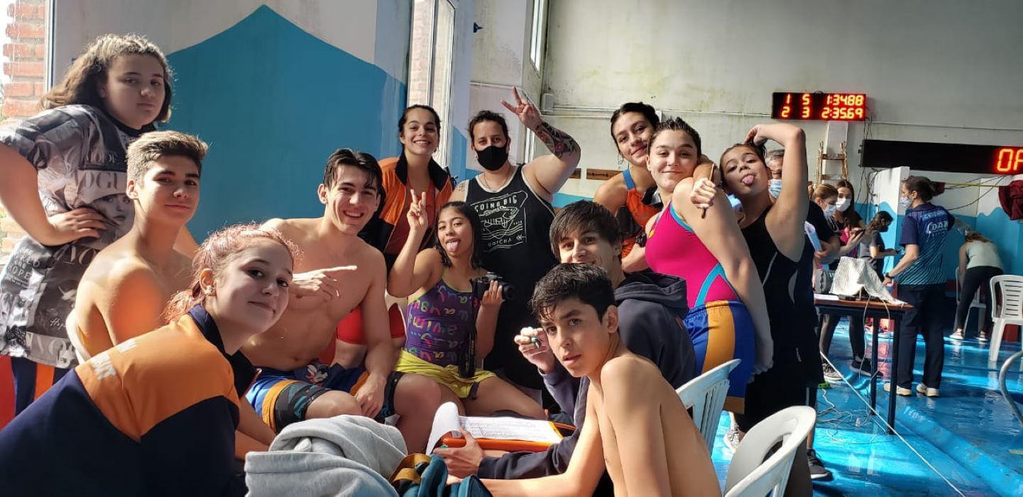La Escuela de Natación volvió a la competencia en el Torneo Reencuentro