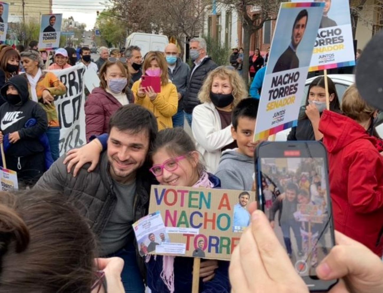 Torres cerró su campaña en Trelew con gran apoyo de la gente (Prensa PRO Chubut)