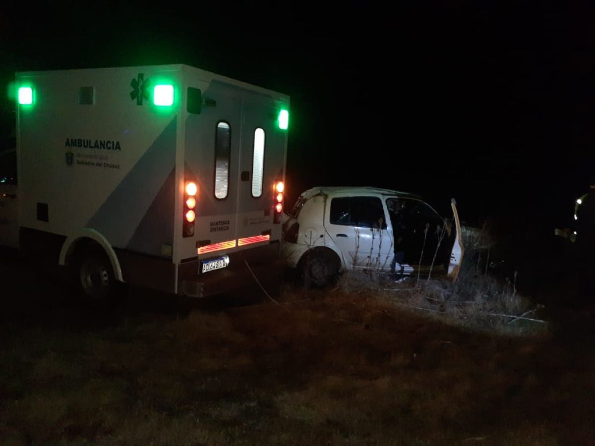 Volcó un auto y dio varios tumbos: cuatro menores hospitalizados