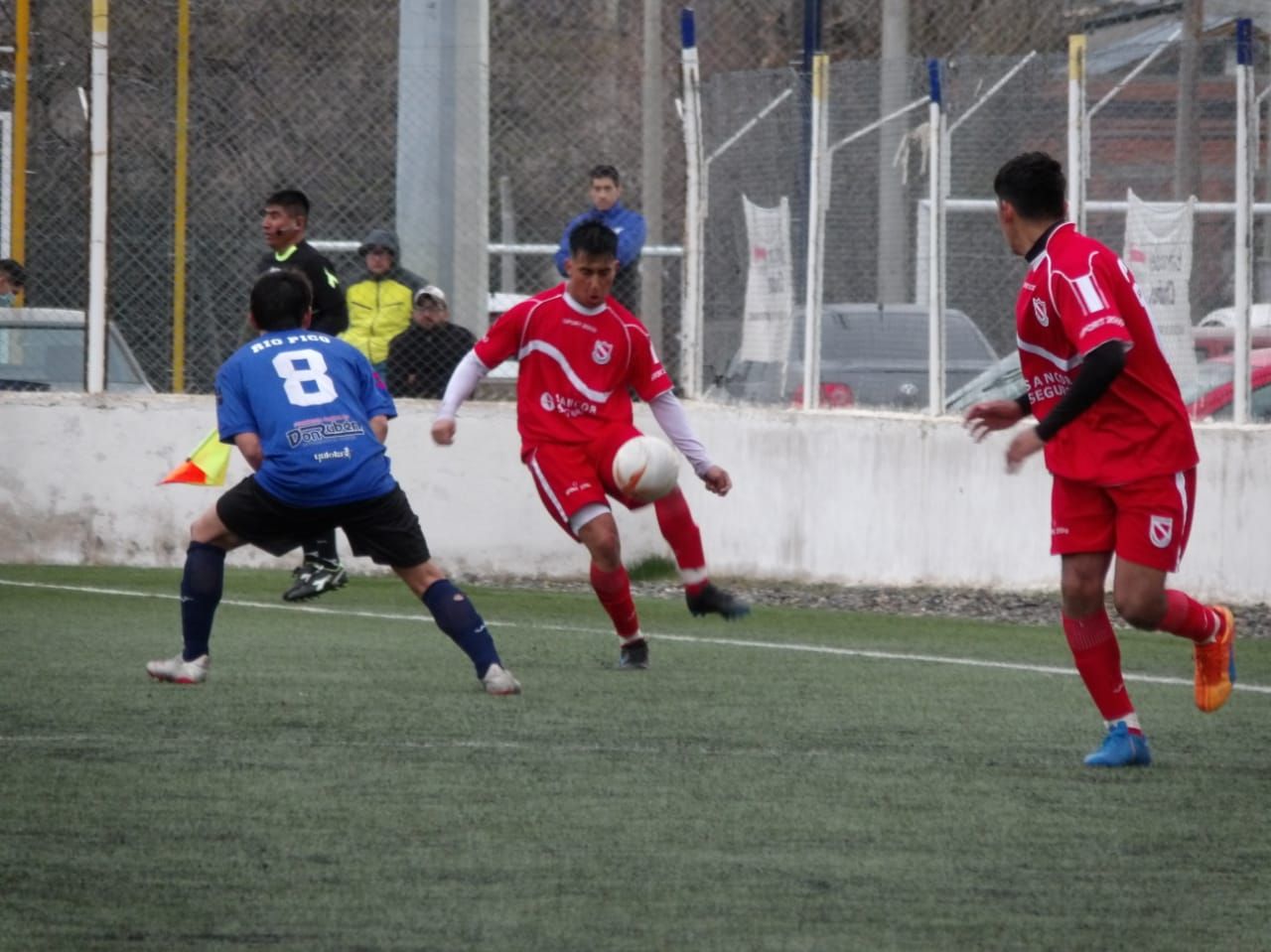 El torneo debe definirse para el 26 de septiembre y el fútbol local reprograma sus partidos. (Franco Flaquer)