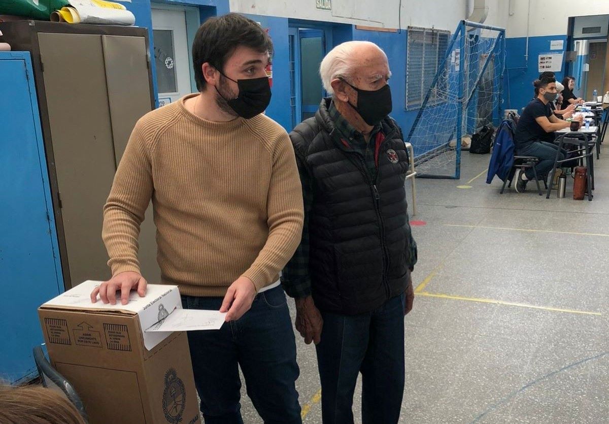 "Veo ganas de votar" dijo Nacho Torres desde Trelew