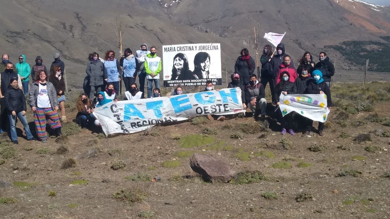 Esquel rindió un sentido homenaje a las docentes Jorgelina y María Cristina