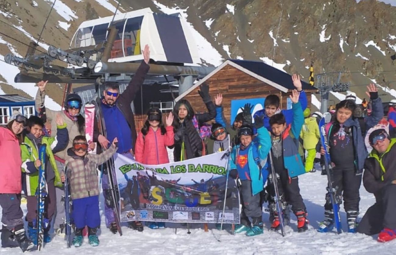Esquí para los Barrios: Una experiencia inolvidable para los niños de Esquel (Esquí para los Barrios)