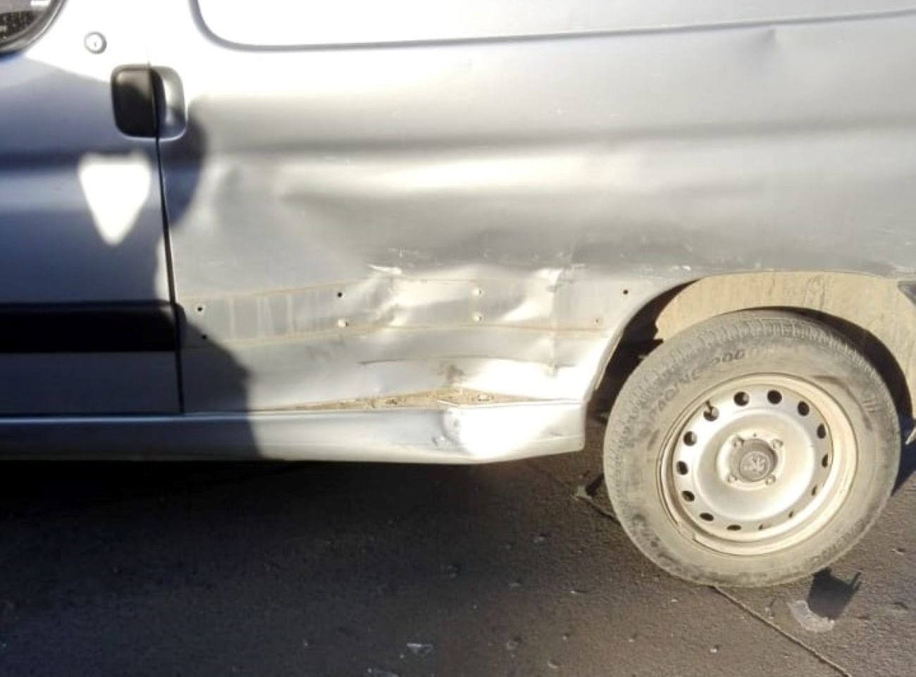 Choque sin lesionados a metros de la comisaría 2 ° de Esquel (Policía del Chubut)