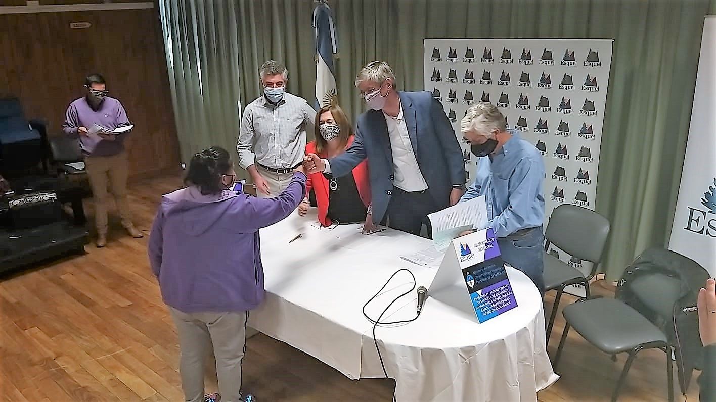 Nueva entrega de microcréditos: 25 familias de Esquel beneficiadas