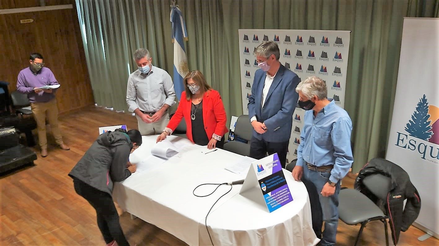 Nueva entrega de microcréditos: 25 familias de Esquel beneficiadas