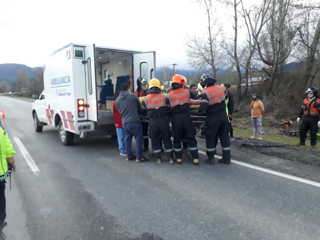 Un conductor en estado de ebriedad atropelló a una ciclista y huyó