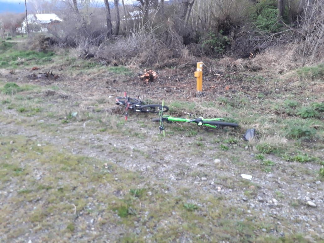Un conductor en estado de ebriedad atropelló a una ciclista y huyó