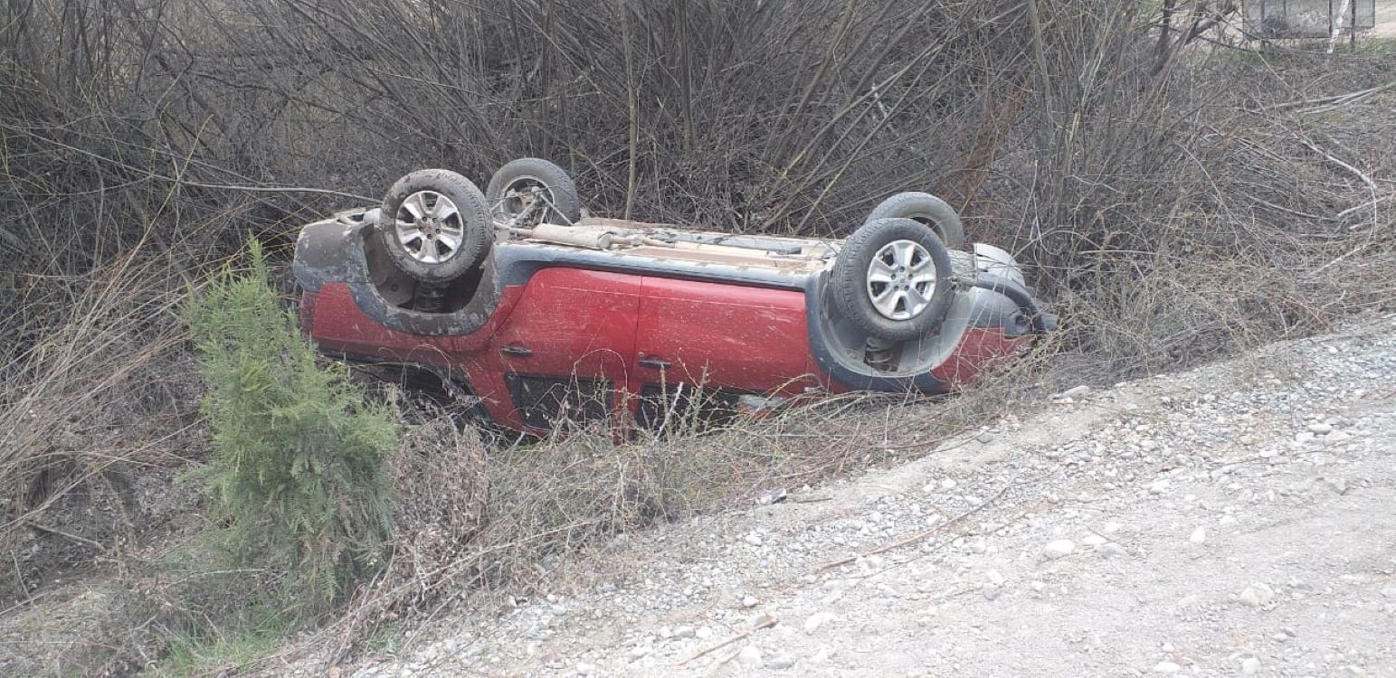 Cholila: Conducía a alta velocidad en ruta de ripio y volcó (Policía del Chubut)