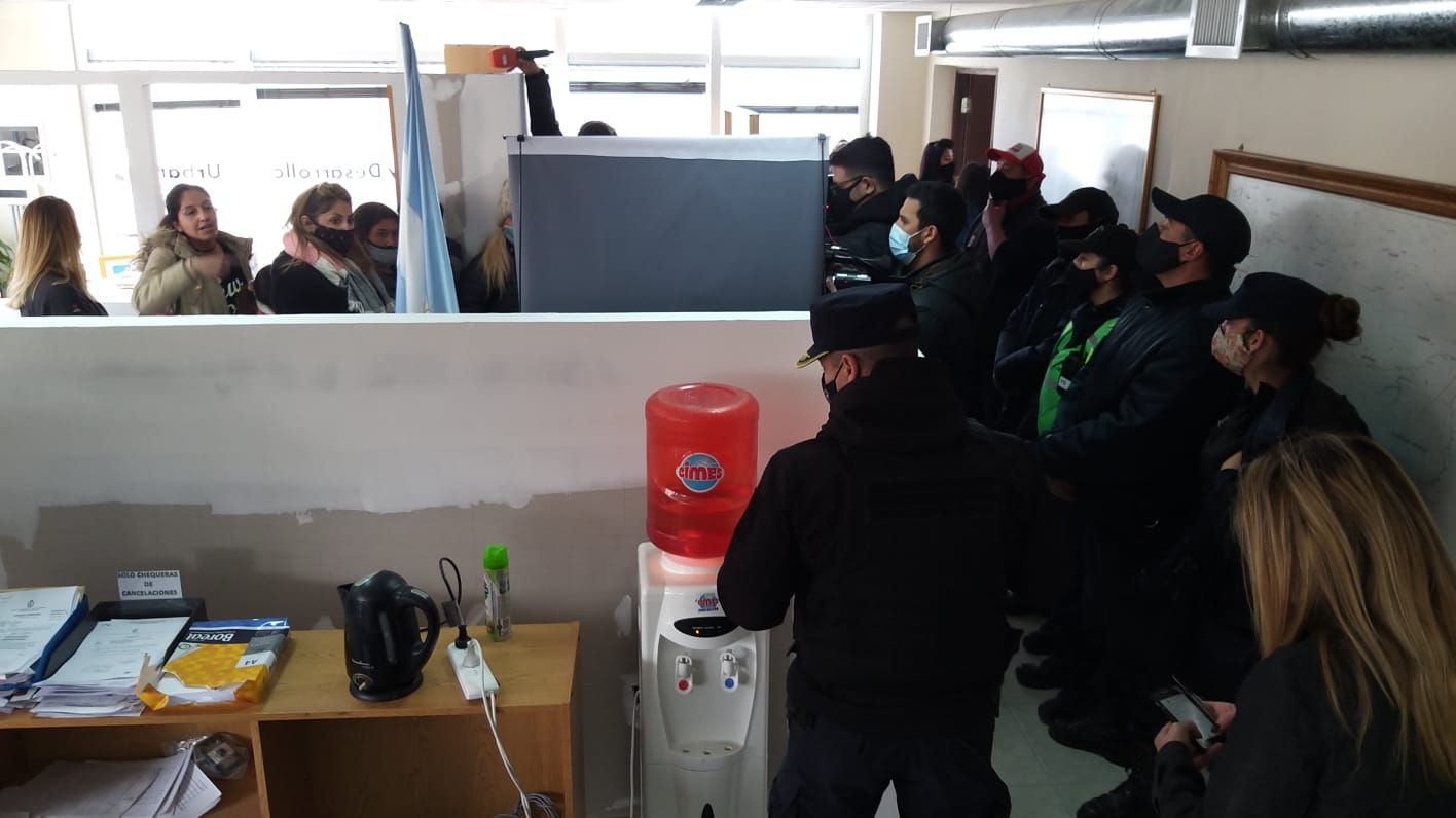 Tensión en el IPV: ocuparon las oficinas.