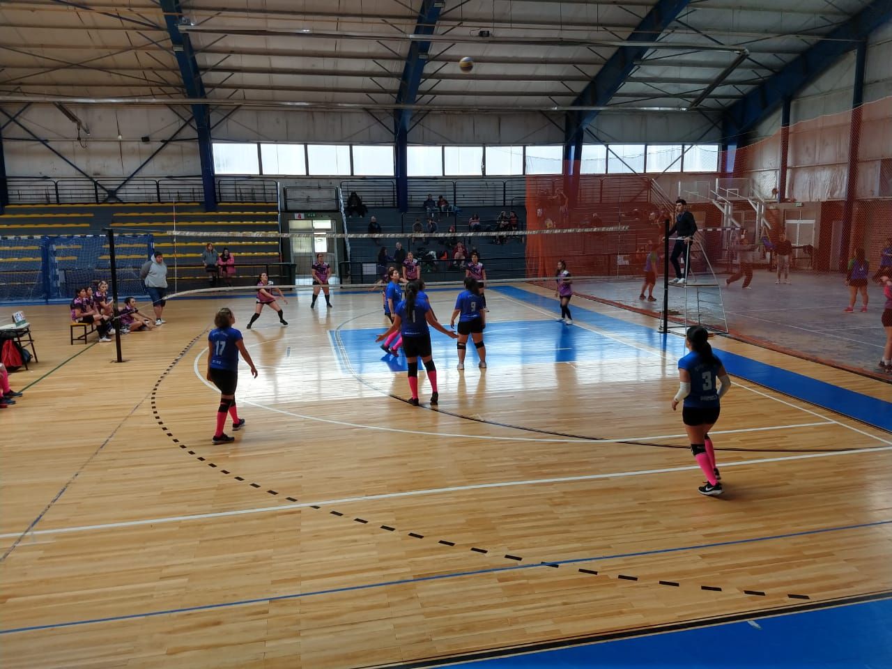 Se jugó la tercera fechad e la Liga Esquelense de Voley.