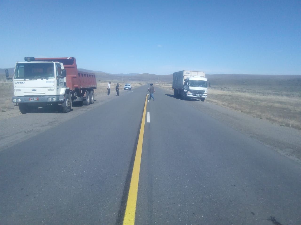 Se registró un choque entre dos camiones sobre la ruta 40