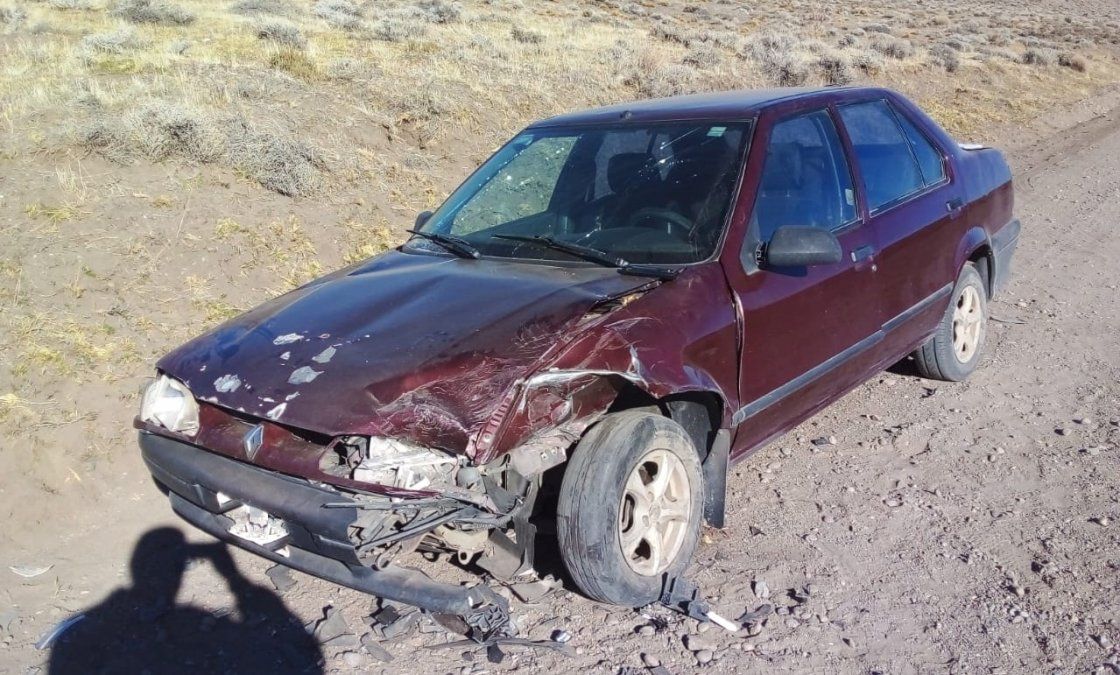 Chocaron de madrugada en la ruta y los encontraron por la mañana en el pueblo
