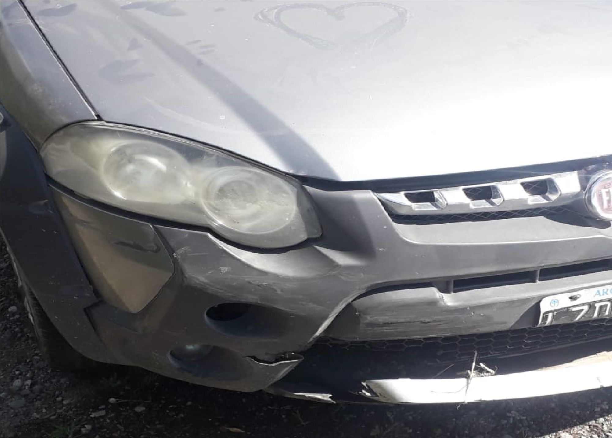 Ruta 71: Derrapó en el asfalto y chocó contra el guardarraíl