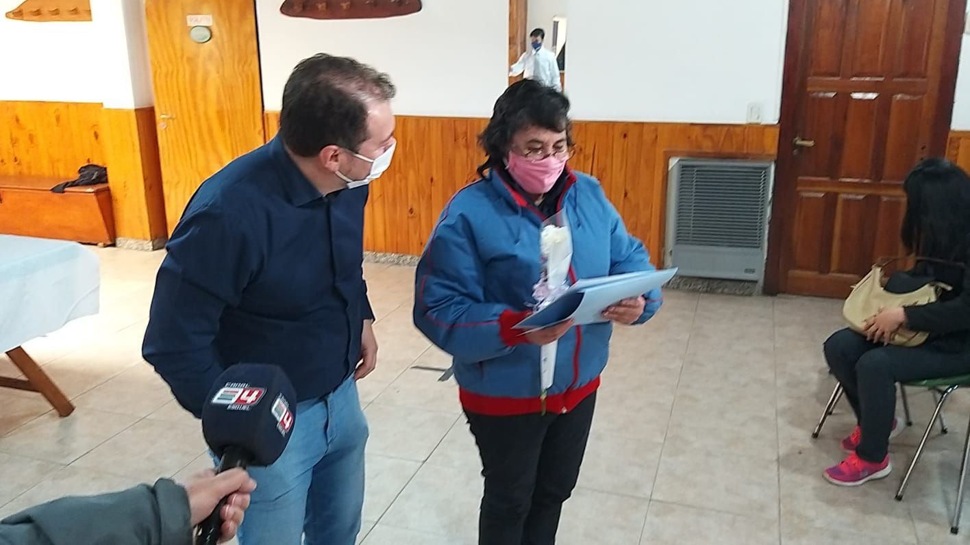 Esquel: ANSES entregó resoluciones a las primeras jubiladas por tareas de cuidado