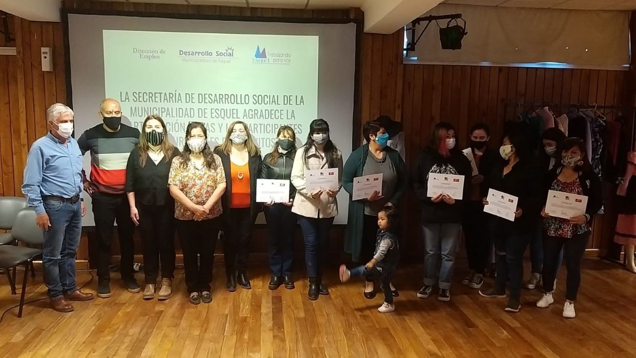 Entregaron los certificados de los cursos de Oficios 2021 (EQS Notas)