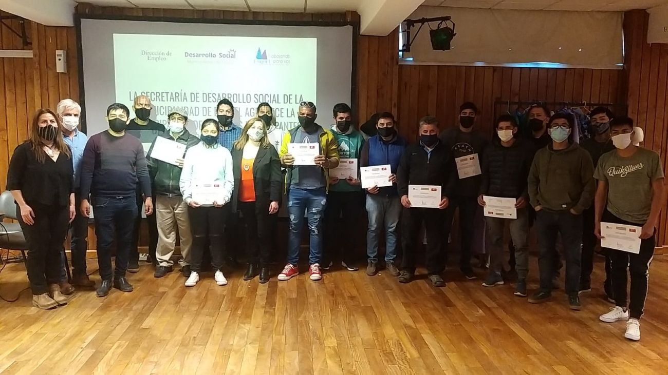 Entregaron los certificados de los cursos de Oficios 2021 (EQS Notas)