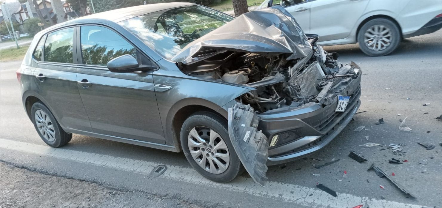 Un auto frenó en la ruta y provocó un choque en cadena (Policía del Chubut)