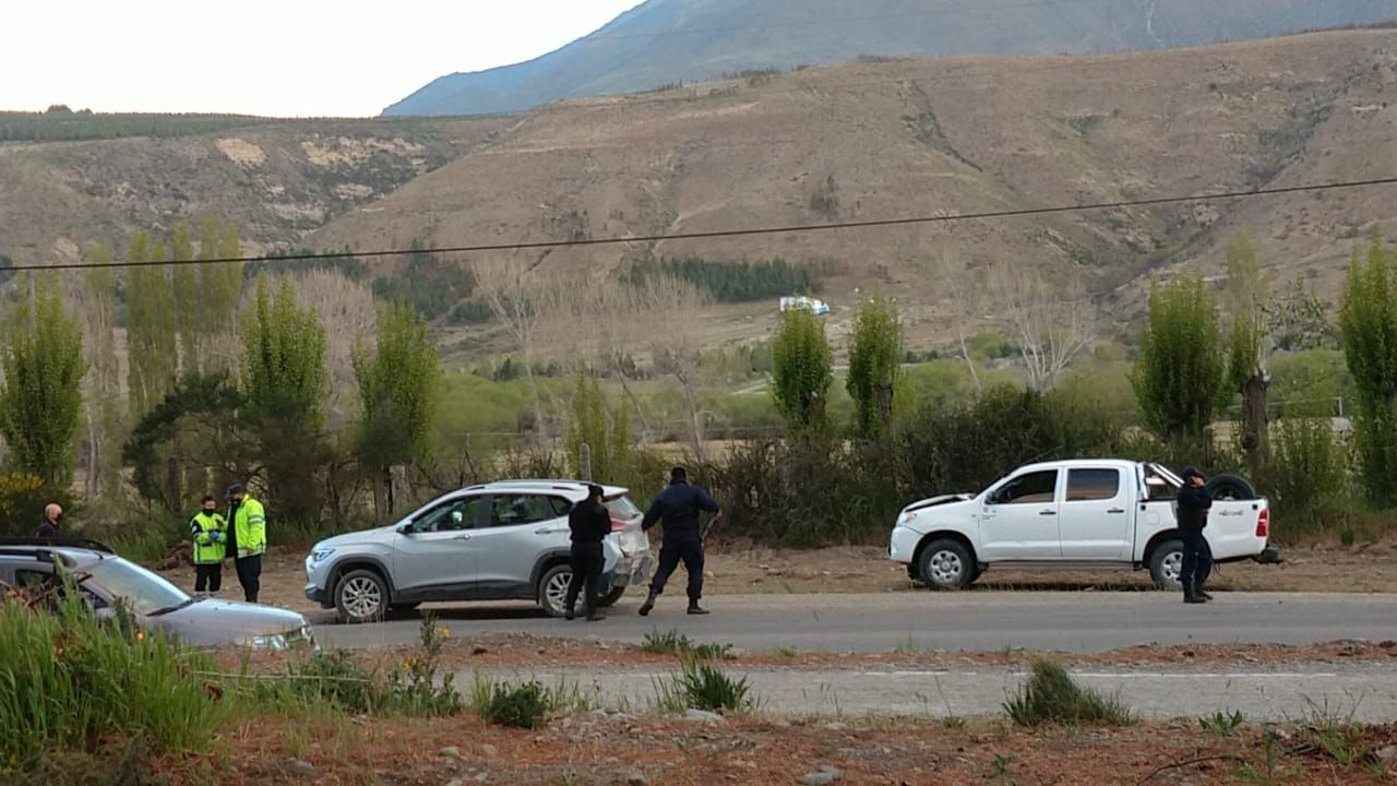 Fuerte choque con lesionados en el acceso a Villa Ayelén