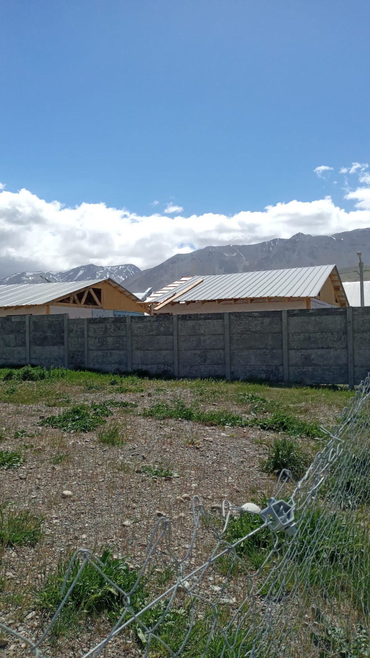 El fuerte viento sigue en la zona y provoca complicaciones.
