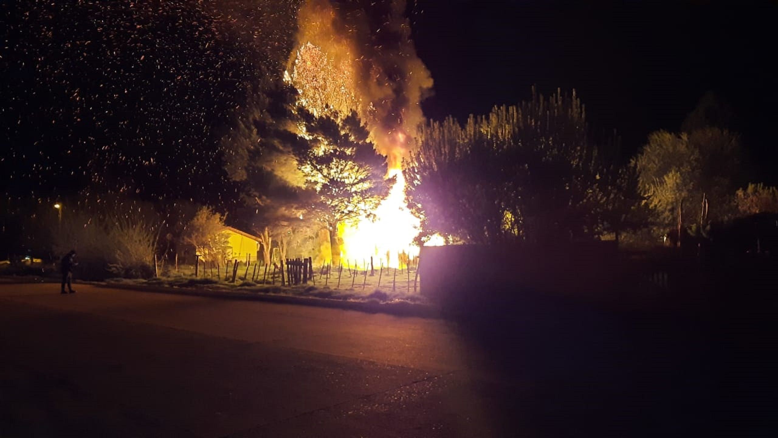 Cholila: Murió una tercera persona víctima del incendio de una casa