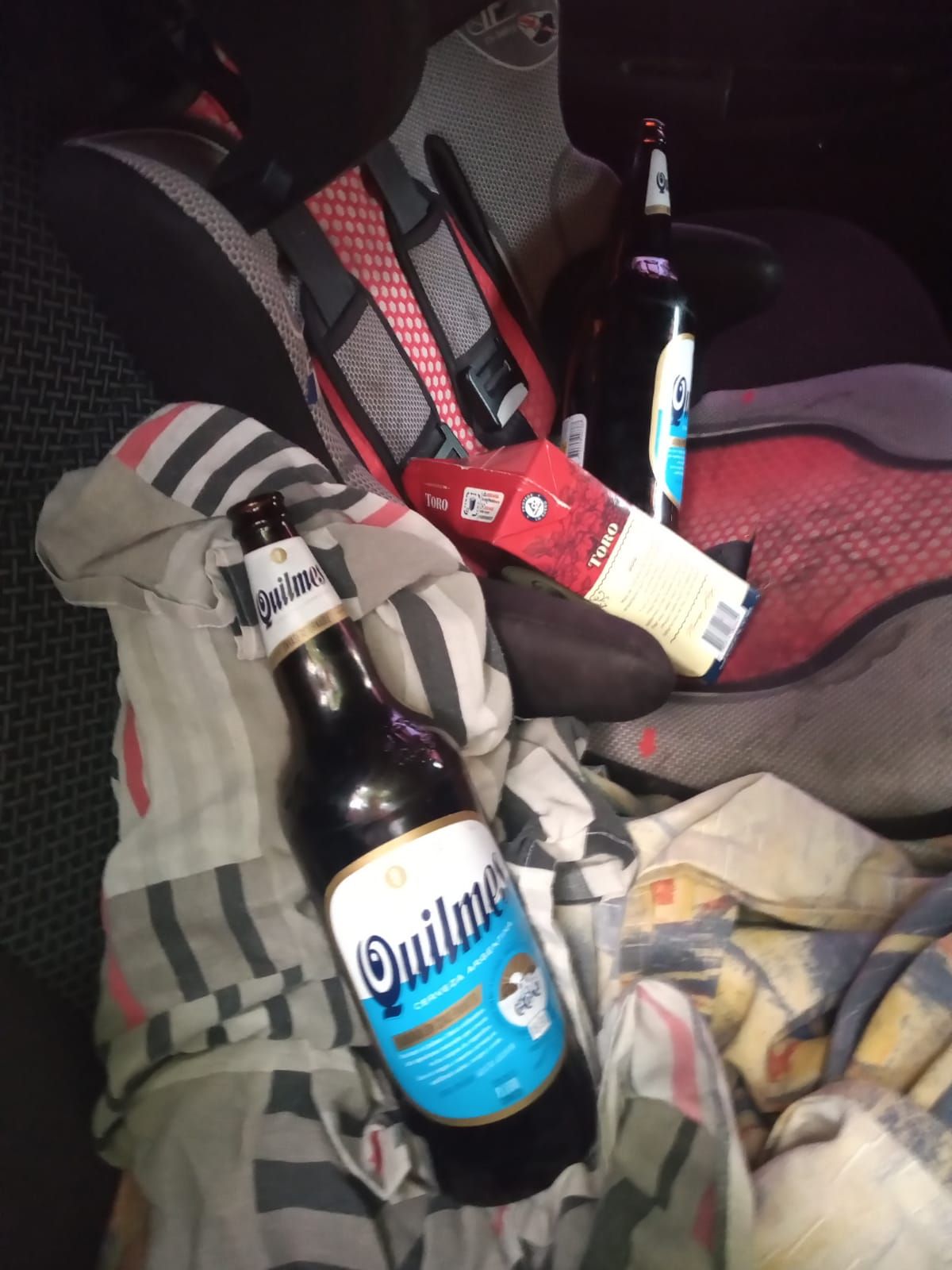 Ebrio al volante: cuando se acercó la policía se hizo el dormido para no responder