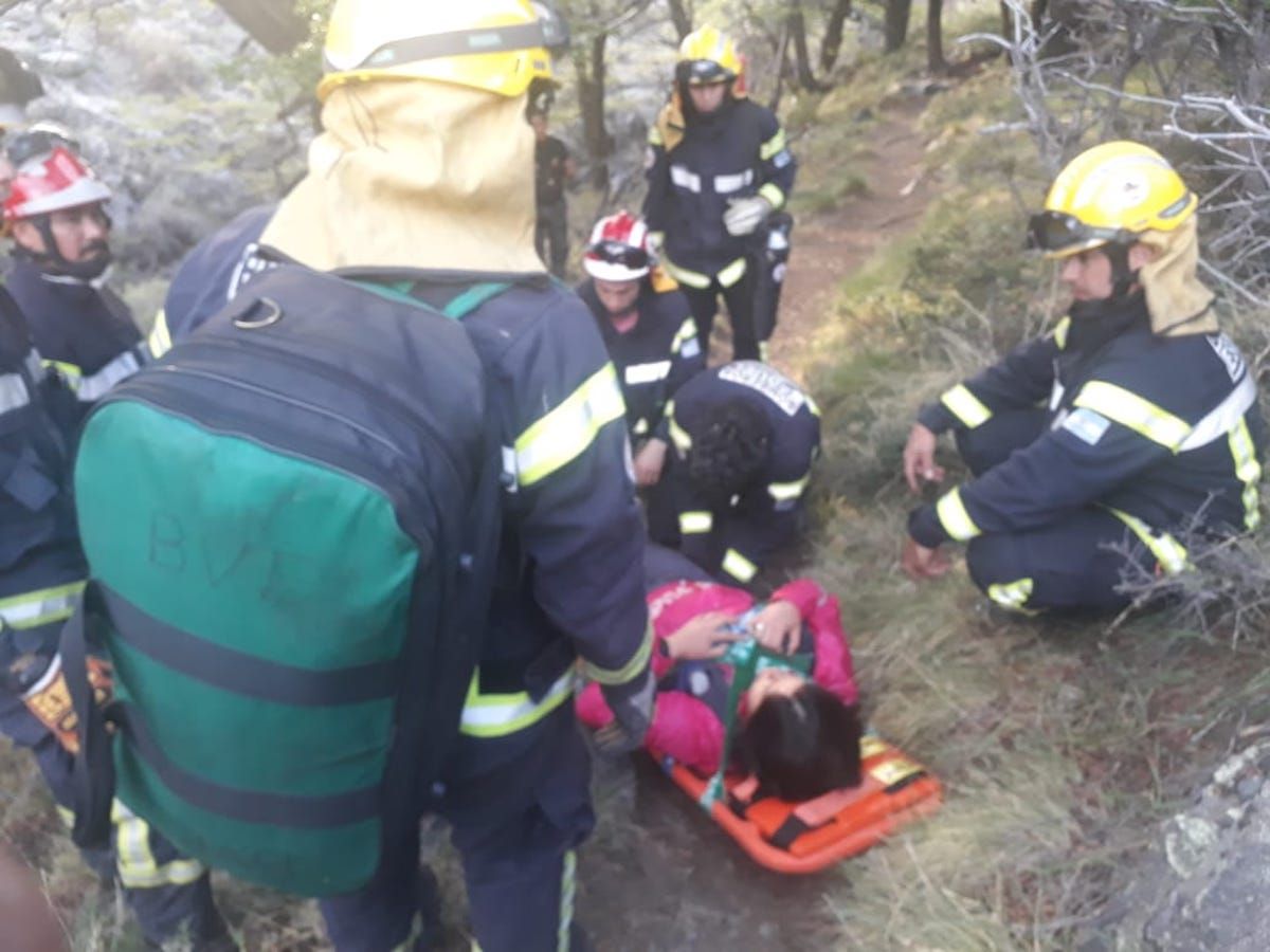 Una ciclista sufrió un grave accidente en la zona del camino a La Hoya