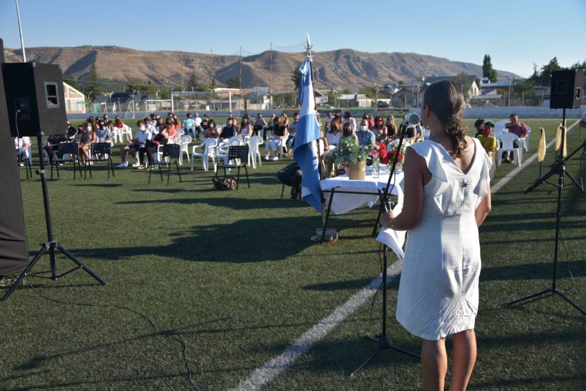 Chubut: Autorizaron los actos presenciales de fin de año en las escuelas (Facebook Escuela 7722 Esquel)