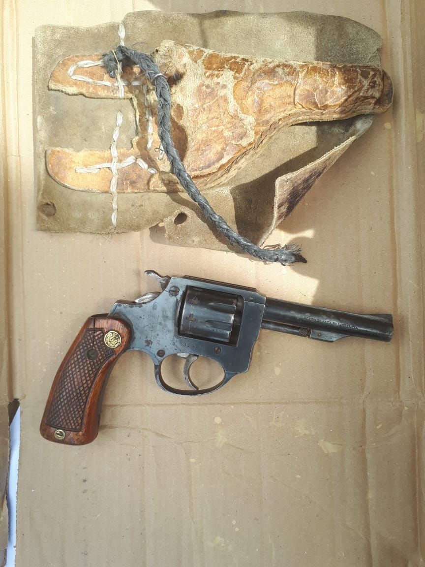 Secuestraron armas y marihuana en allanamientos en El Hoyo